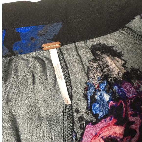 Free People Meadow Lark Tunic Blouse Boho Black Floral Print Women's S Button Up - Picture 3 of 12